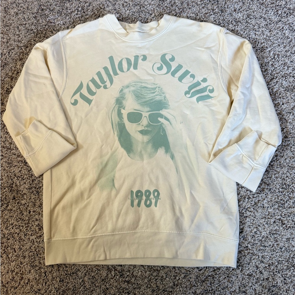 Cream Oversized Taylor Swift Sweatshirt with Teal Print